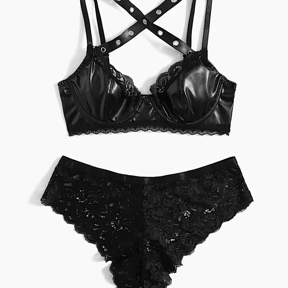 Women’s two piece black PU Leather bra in lace panties lingerie set